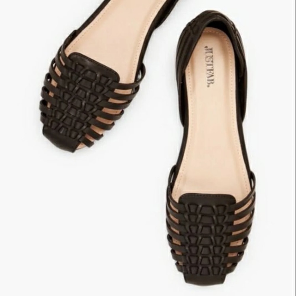 Lucita Wooven Flats